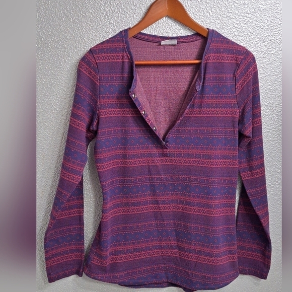 Columbia Women's Base Layer Shirt With Faux Snaps    Size L - Picture 1 of 5